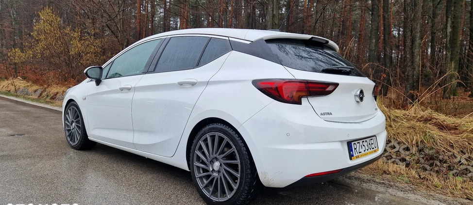 Opel Astra cena 49900 przebieg: 79400, rok produkcji 2015 z Rzeszów małe 79